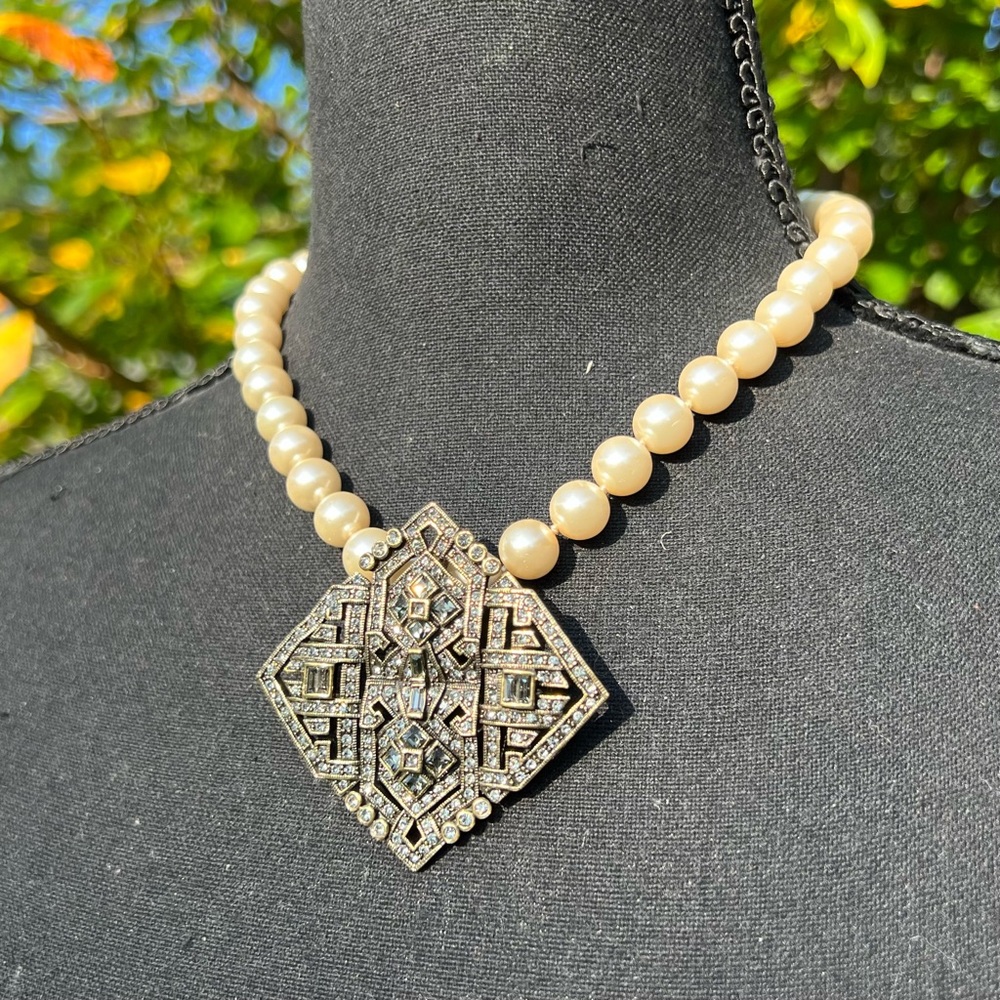& Heidi Daus Victorian Style Pearl Necklace - Picture 8 of 9